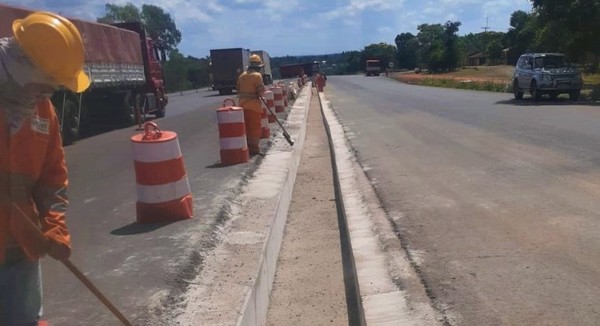 Inician tareas en futuras pasarelas sobre la Ruta PY02