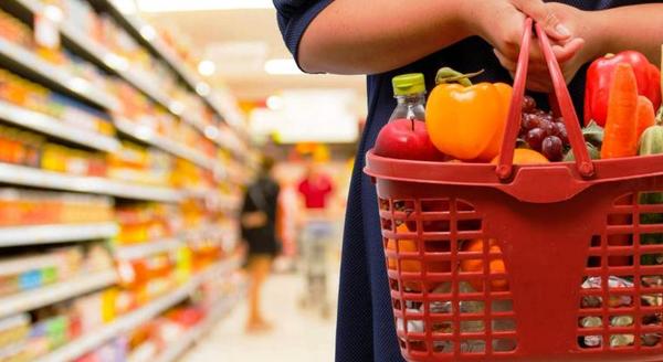 Argentina incluirá más productos alimenticios a la canasta básica familiar