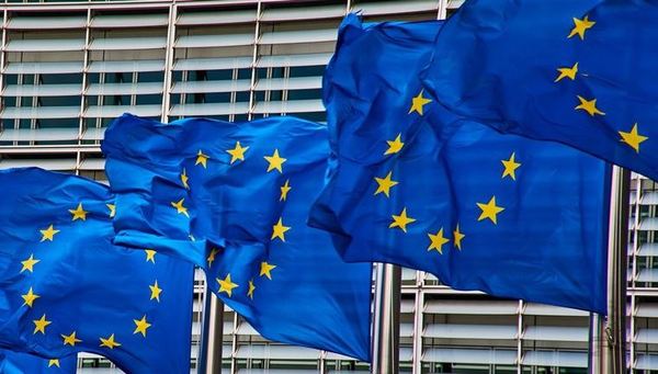 Unión Europea pide a EE.UU congelación de aranceles a las importaciones por 6 meses