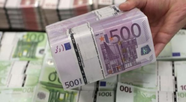 El BCE acelera impresión de dinero y limita el costo de los préstamos
