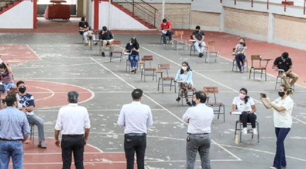 7.000 jóvenes iniciaron postulación a becas universitarias Itaipú