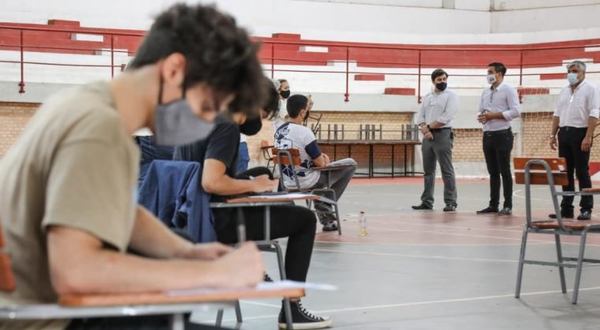 Más de 2.400 jóvenes se inscribieron para las becas ITAIPU