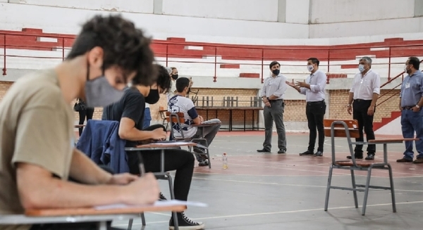 Un total de 764 jóvenes fueron adjudicados con las becas Itaipú- BECAL