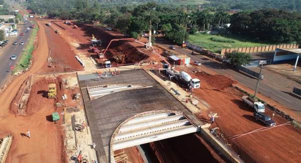 Intensifican cargamento de hormigón en puentes del Multiviaducto de Ciudad del Este