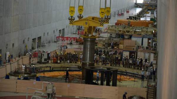 Yacyretá retira turbina de la Central Hidroeléctrica para reemplazarla por una nueva