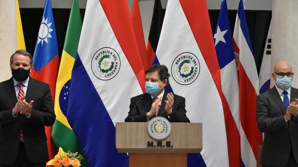 Canciller viaja a México con las vacunas en su agenda
