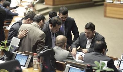 Fiscales de acta entreguista ahora “investigarán” deuda de Itaipú - Nacionales - ABC Color