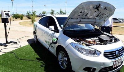 Plantean alianza para promover el desarrollo de vehículos eléctricos en el país