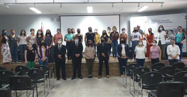 Alumnas de la carrera de Diseño de Modas participan de charla técnica sobre Sostenibilidad