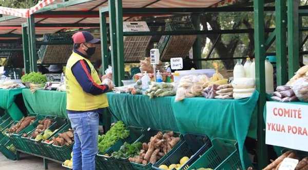 En la Costanera de Asunción se realiza feria de productores hortícolas