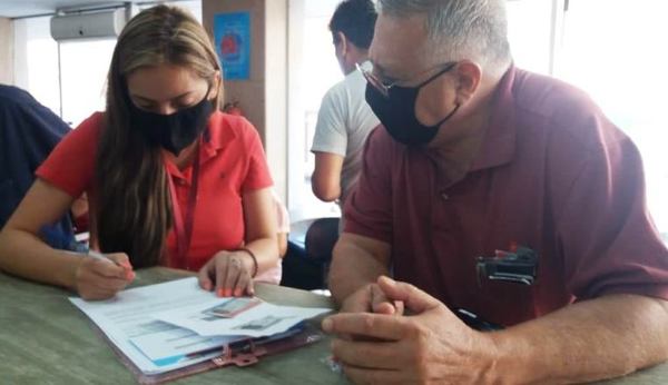 Correo Paraguayo garantizó la entrega de 1.152 tarjetas del BNF a adultos mayores de Capiatá