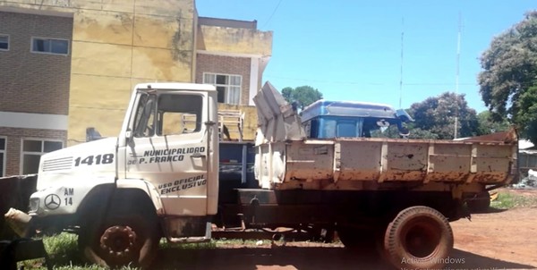 Parque AUTOMOTOR convertido en CHATARRA en FRANCO