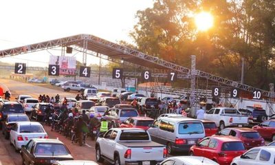 Más de 5.000 personas ya se vacunaron en el Rubén Dumot