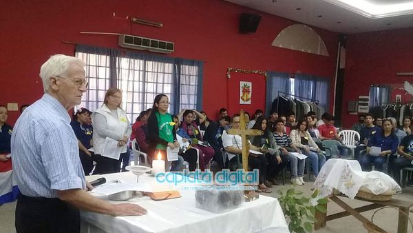 Eximen de medidas cautelares al paí Velasco