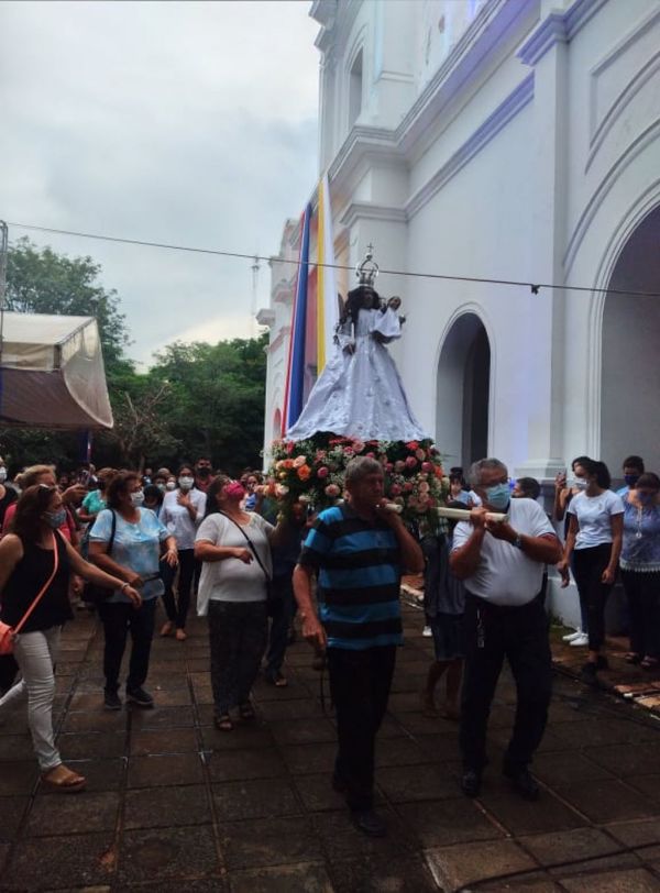 Mucha concurrencia en misa y procesión de cierre de los festejos patronales