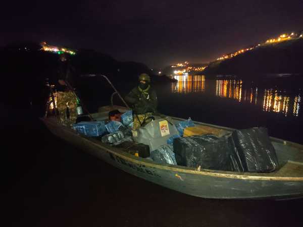 Decomisan embarcación con mercaderías de contrabando en el río Paraná