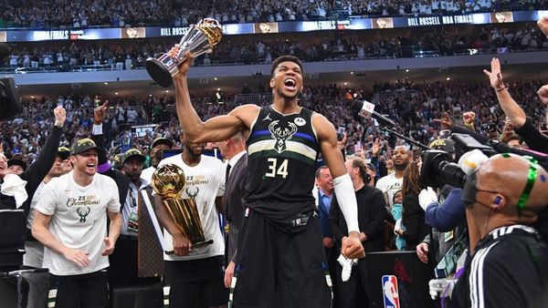 De vender pañuelos en Atenas a ser campéon y MVP de la finales de la NBA