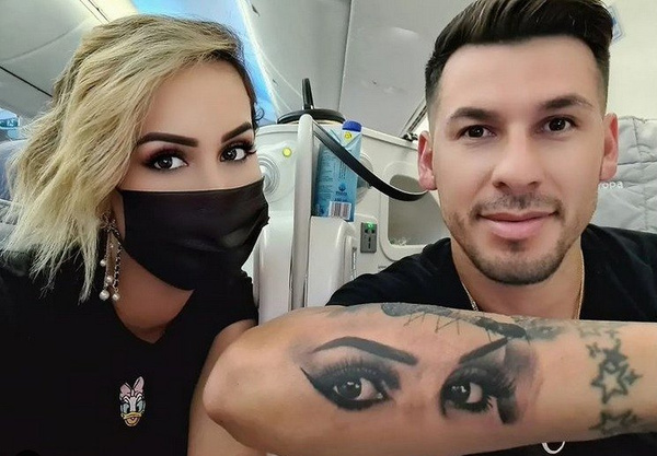 Crónica / Hernán Pérez se tatuó los ojos de su ñorsa