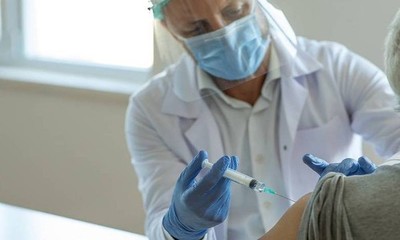 Covid-19: Preocupa que 40% de los mayores de 65 años aún no fueron inmunizados