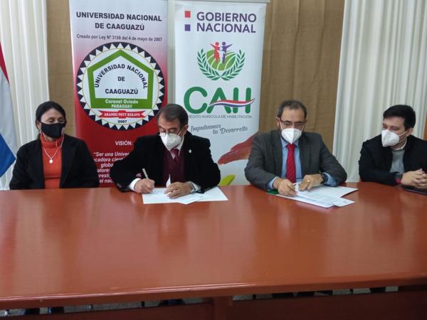 CAH firmó convenio de cooperación con la Universidad Nacional de Caaguazú – Prensa 5