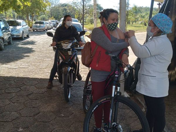 Sputnik V y Pfizer para inmunizar a jóvenes en Ayolas - Nacionales - ABC Color