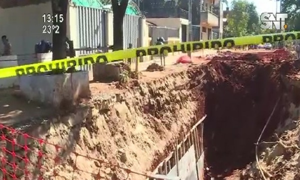 Derrumbe en obra deja heridos y preocupa a vecinos - SNT