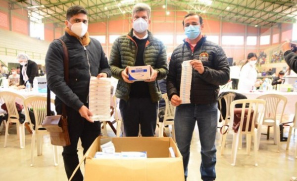 Municipalidad dona 10.000 jeringas a la Décima Región Sanitaria
