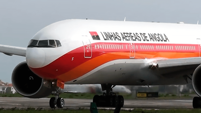 Avión carguero de Angola que intentó bajar sin autorización, violó espacio aéreo, afirman - ADN Digital