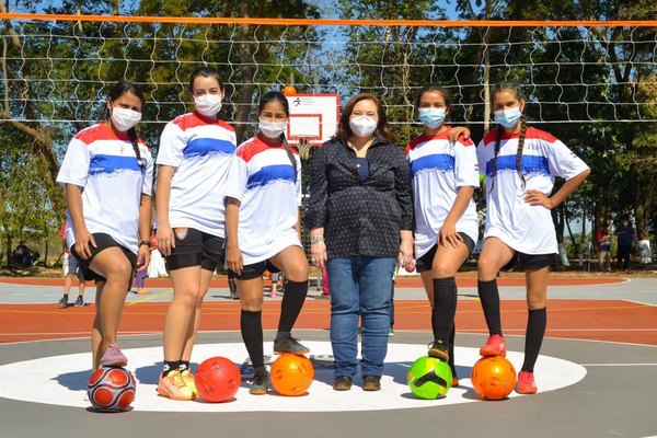 Santa Rosa del Aguaray y Capiibary, con plazas deportivas en San Pedro