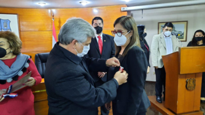 “Nenecho” apartó del cargo a funcionaria por ser honesta | El Independiente