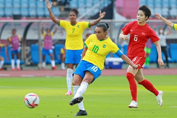 “Eres mucho más que una futbolista”, celebra Pelé actuación de Marta - Fútbol - ABC Color