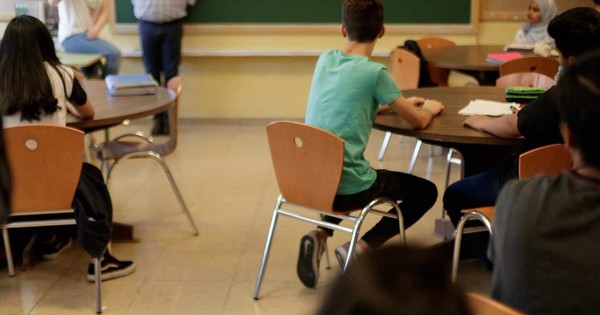 La Nación / Compra de penes de madera en Argentina causó revuelo y cuestionan al Ministerio de Salud de ese país
