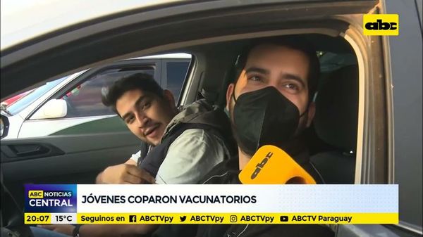 Jóvenes coparon vacunatorios - ABC Noticias - ABC Color