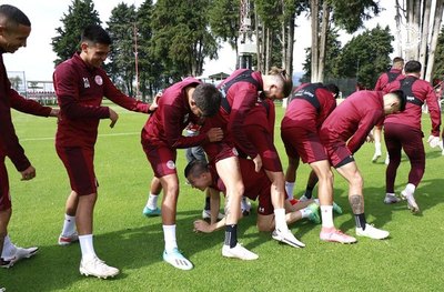 El insólito bautismo de Braian Samudio en su primer día en el Toluca
