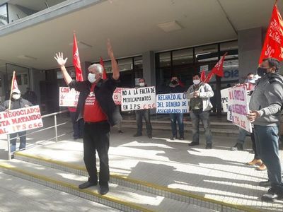 Ojeguerokyhyje reforma ha’éva “privatización” fondo IPS - ABC Remiandu - ABC Color