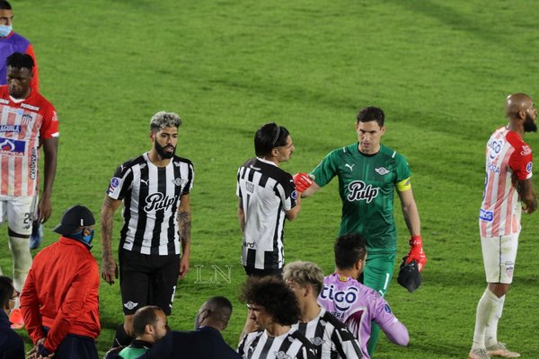 Libertad pierde ante Junior, pero clasifica a cuartos de final de la Sudamericana