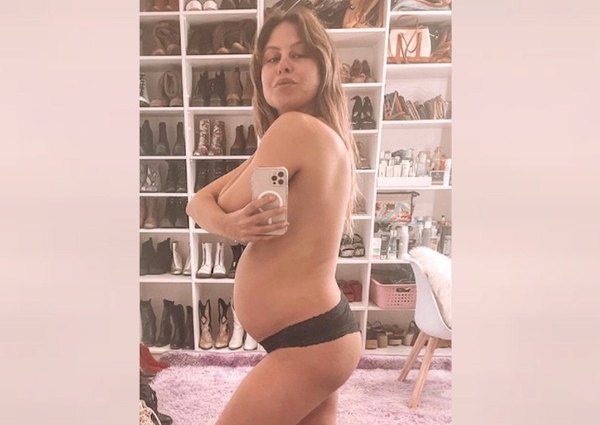Crónica / Andrea Quattrocchi mostró su panza de embarazada… y más
