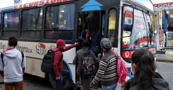 La Nación / Castigarán a transportistas que sigan con las reguladas