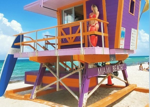 Crónica / EN MIAMI La exmodelo que posó al estilo “Baywatch”