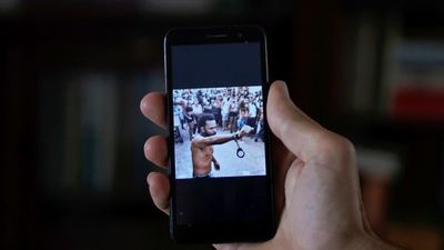 Programas espía ven “todo lo que muestra la pantalla” del teléfono