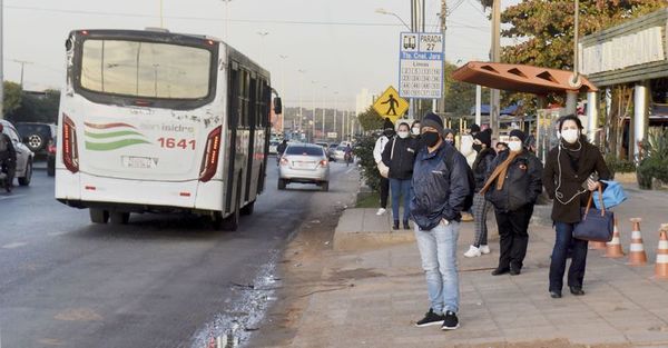 Transportistas podrán ser castigados penalmente si siguen con reguladas - Nacionales - ABC Color