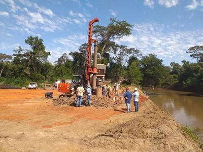 Avanza construcción de dos puentes en Amambay que beneficiarán a más de 6.000 personas | .::Agencia IP::.