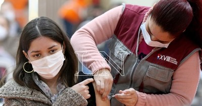 La Nación / Más de 17 mil jóvenes se vacunaron el miércoles en Asunción contra el COVID-19
