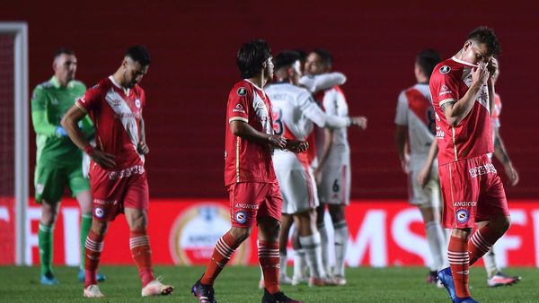 River Plate despide a Argentinos Juniors de Gabriel Ávalos