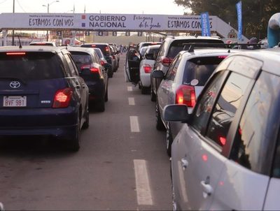 Caos del tránsito en zona del mega vacunatorio es porque "no se sigue el plan inicial" · Radio Monumental 1080 AM