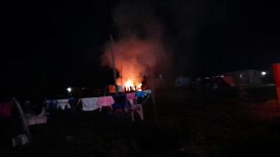 Supuesto incendio intencional de vivienda en Coronel Oviedo – Prensa 5