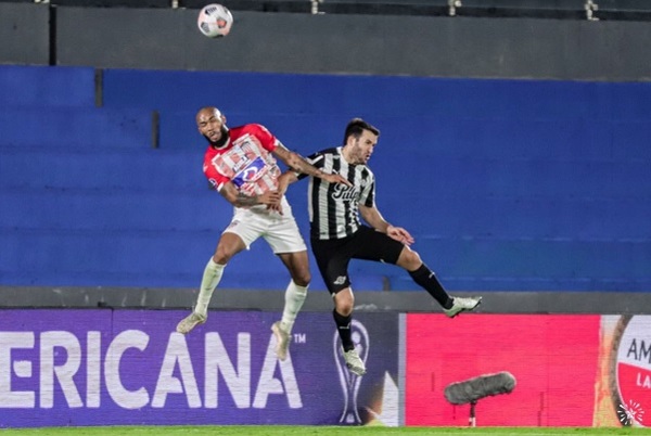 Libertad pierde, pero avanza en la Sudamericana