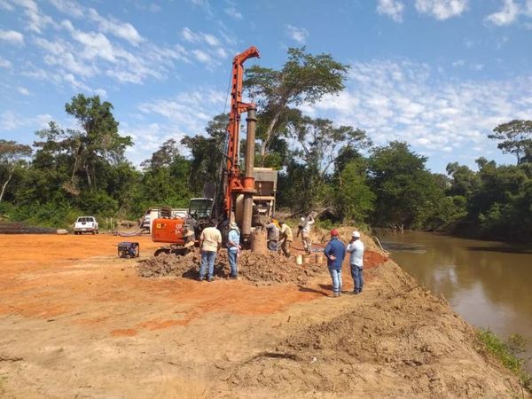 Avanza construcción de dos puentes en Amambay que beneficiarán a más de 6.000 personas