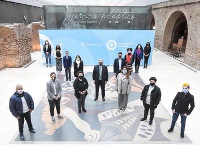 Argentina, primera en Latinoamárica en añadir "x" en DNI para personas no binarias | El Independiente
