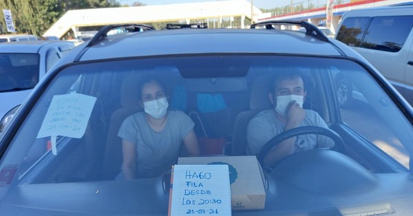La Nación / Caminera culpa a los “avivados” por desorden en el autódromo para la vacunación